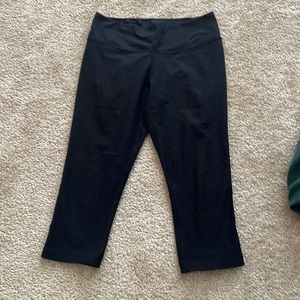 gently used nine cropped leggings